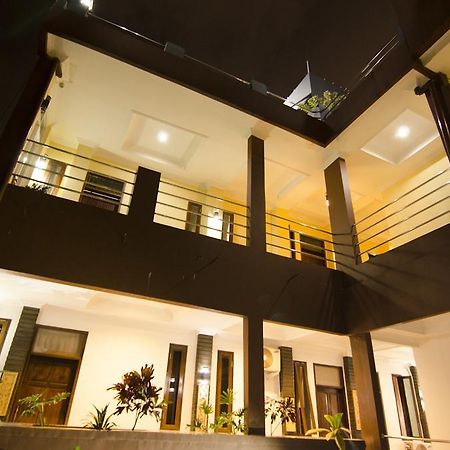 Guest House Salon Fora Gegerkalong Setiabudhi Bandung Exteriör bild