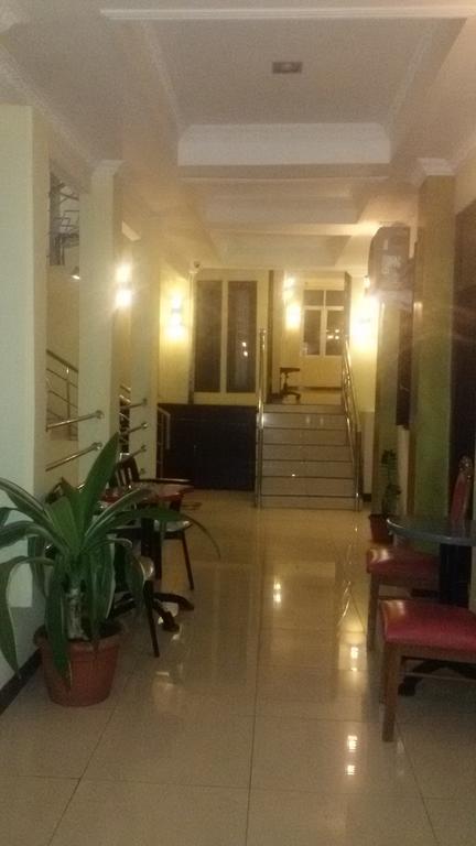 Guest House Salon Fora Gegerkalong Setiabudhi Bandung Exteriör bild