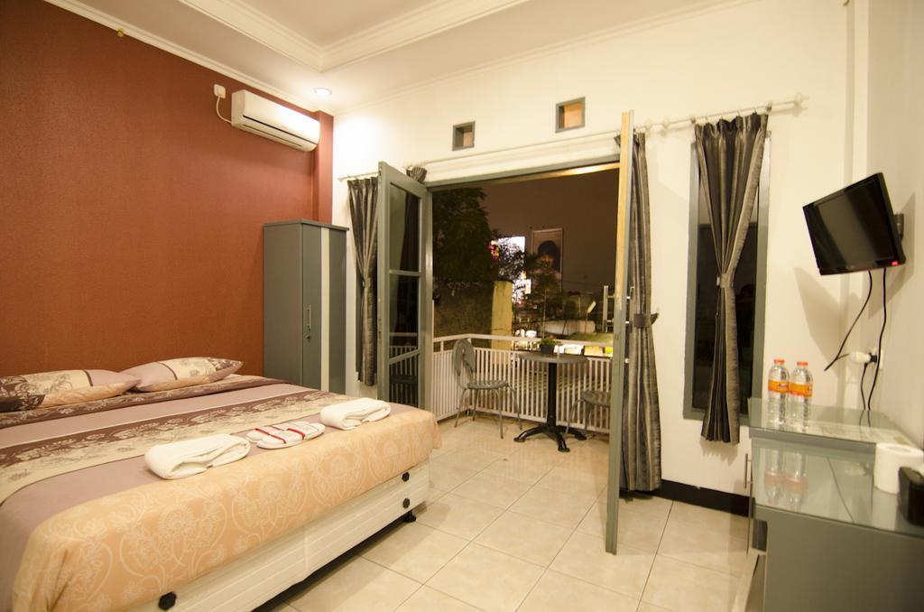 Guest House Salon Fora Gegerkalong Setiabudhi Bandung Exteriör bild