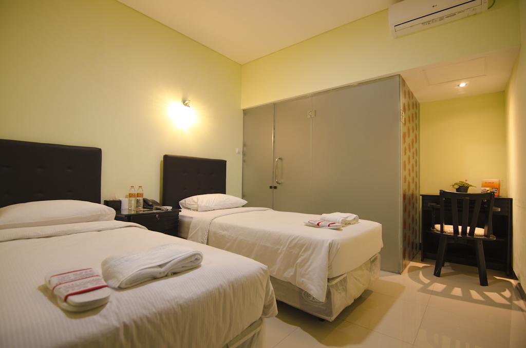 Guest House Salon Fora Gegerkalong Setiabudhi Bandung Exteriör bild