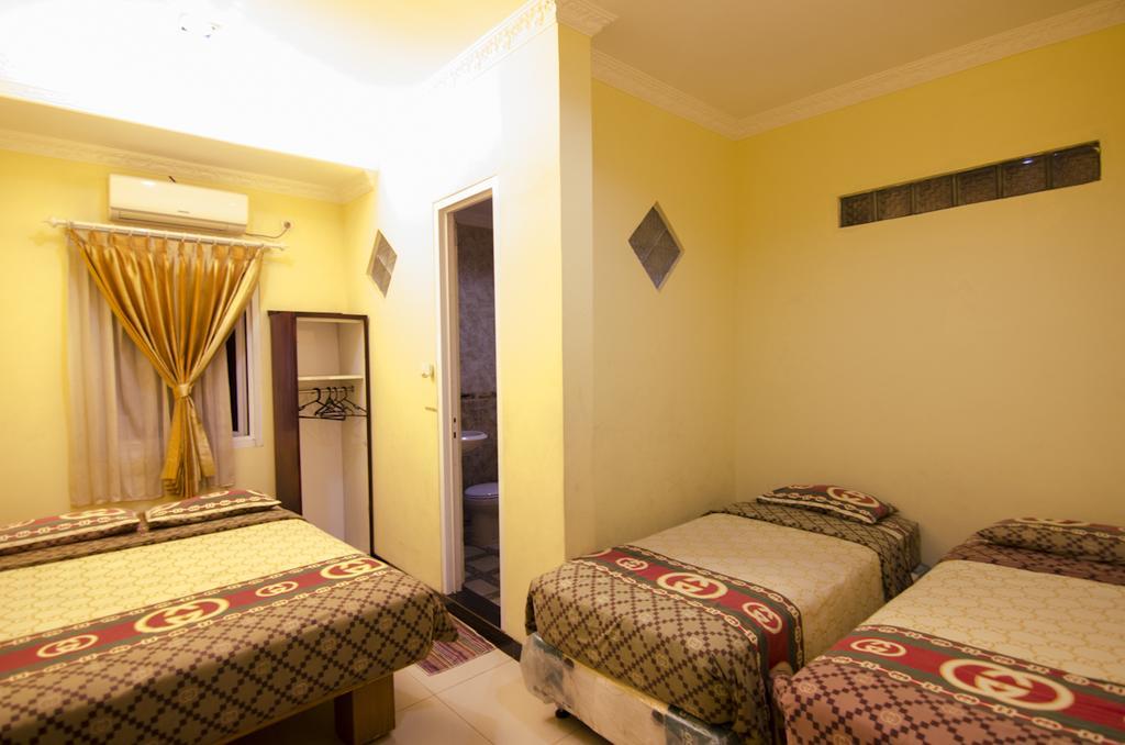 Guest House Salon Fora Gegerkalong Setiabudhi Bandung Exteriör bild