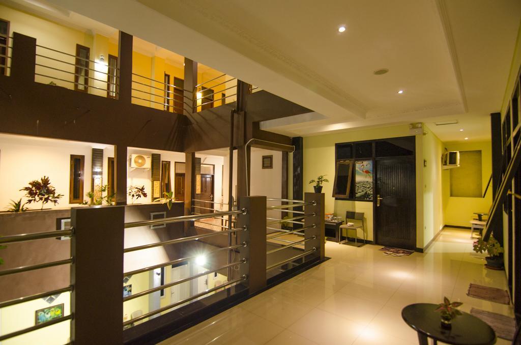 Guest House Salon Fora Gegerkalong Setiabudhi Bandung Exteriör bild