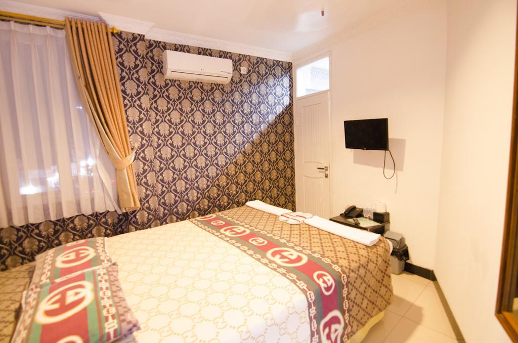 Guest House Salon Fora Gegerkalong Setiabudhi Bandung Exteriör bild