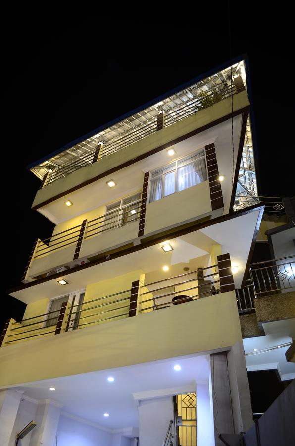 Guest House Salon Fora Gegerkalong Setiabudhi Bandung Exteriör bild